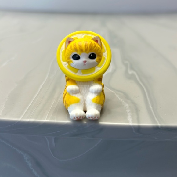 Mofusand Other - Mofusand - Lemon Cat - Cute Series 2 - size is approximately 1 inch- adorable 🥰